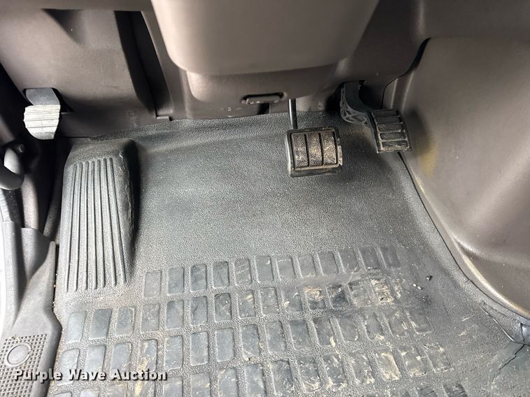 image for item DU3435 2017 Volvo VN semi truck