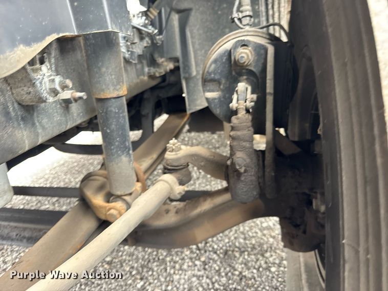 image for item DU3435 2017 Volvo VN semi truck