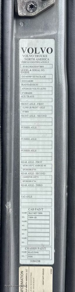 image for item DU3435 2017 Volvo VN semi truck