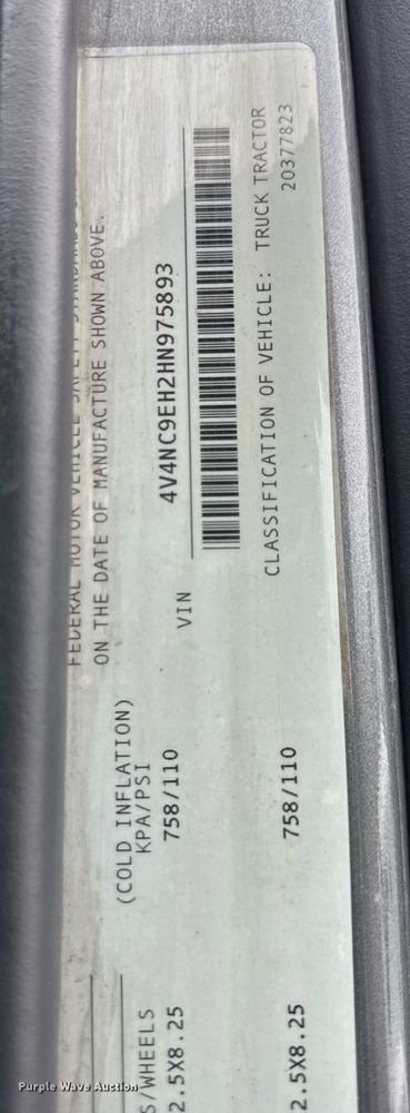 image for item DU3435 2017 Volvo VN semi truck