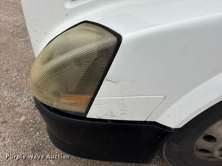 image for item DU3436 2015 Volvo VN semi truck