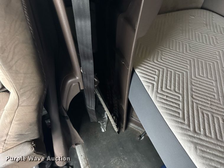 image for item DU3436 2015 Volvo VN semi truck