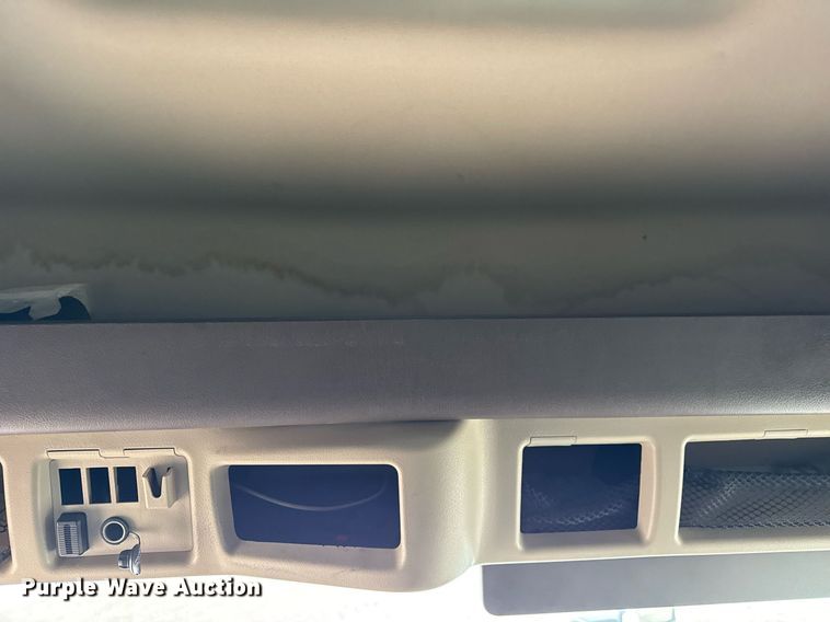 image for item DU3436 2015 Volvo VN semi truck