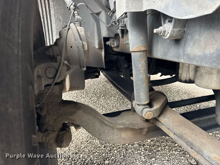 image for item DU3436 2015 Volvo VN semi truck