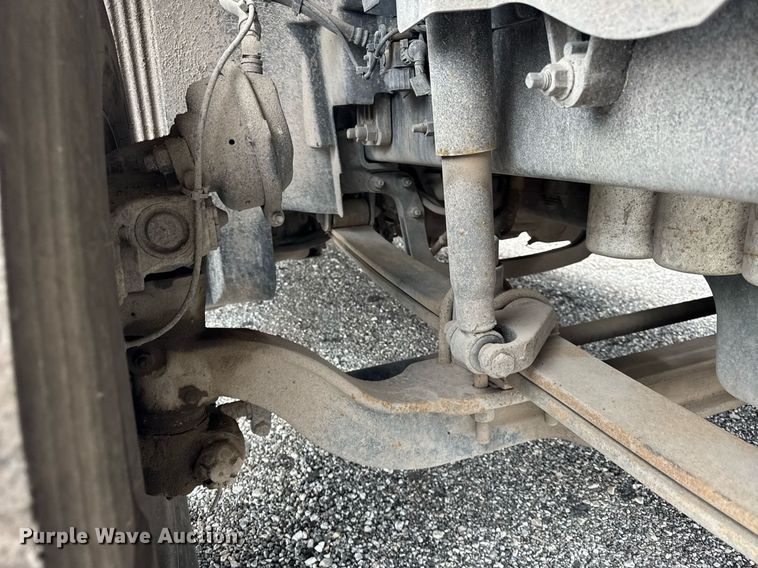 image for item DU3439 2015 Volvo VN semi truck