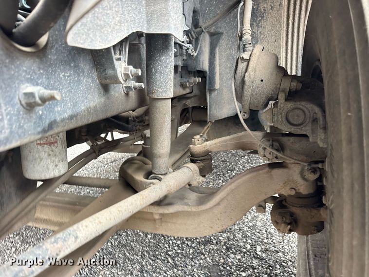 image for item DU3439 2015 Volvo VN semi truck