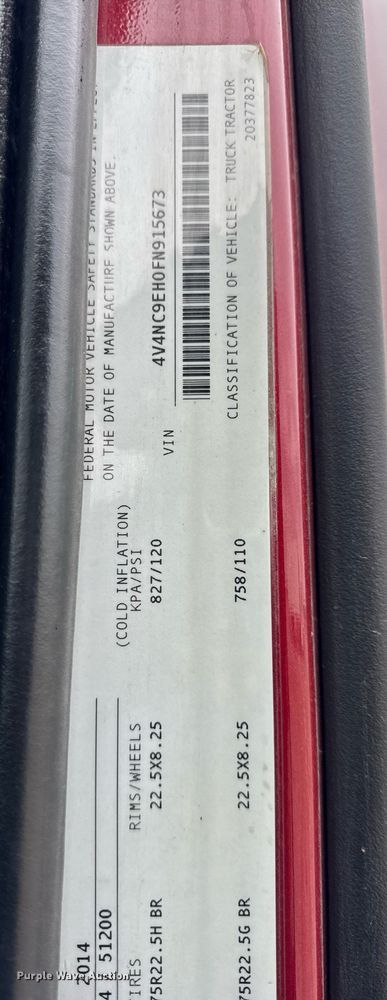 image for item DU3439 2015 Volvo VN semi truck