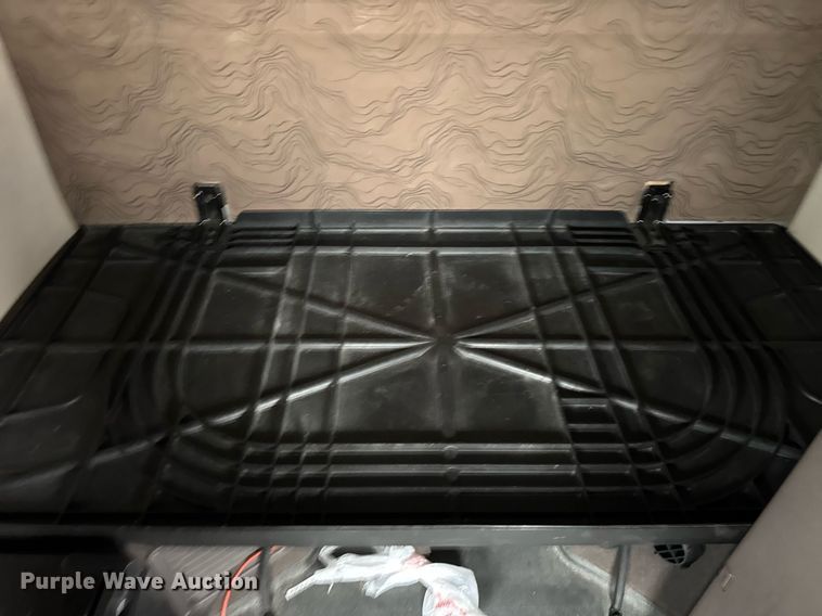 image for item DU3440 2017 Volvo VN semi truck