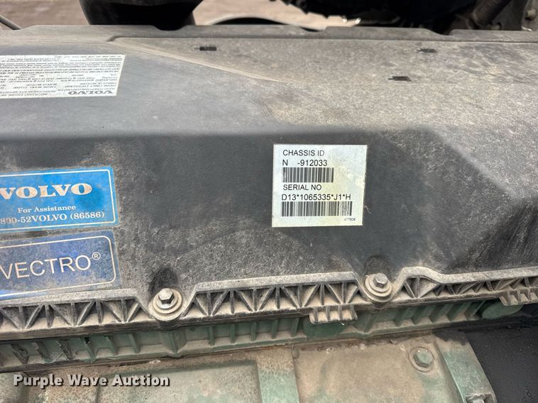 image for item DU3440 2017 Volvo VN semi truck