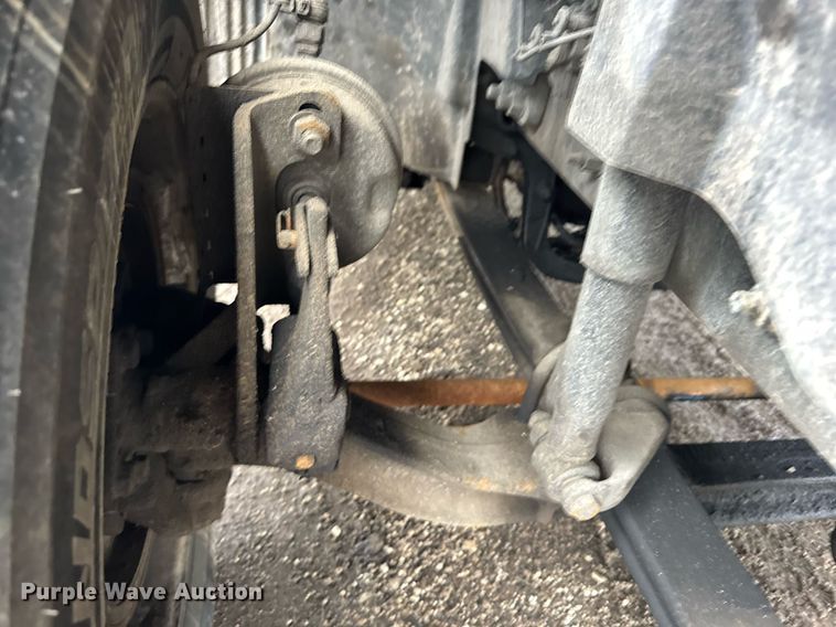 image for item DU3440 2017 Volvo VN semi truck