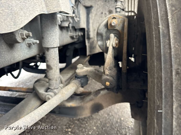 image for item DU3440 2017 Volvo VN semi truck