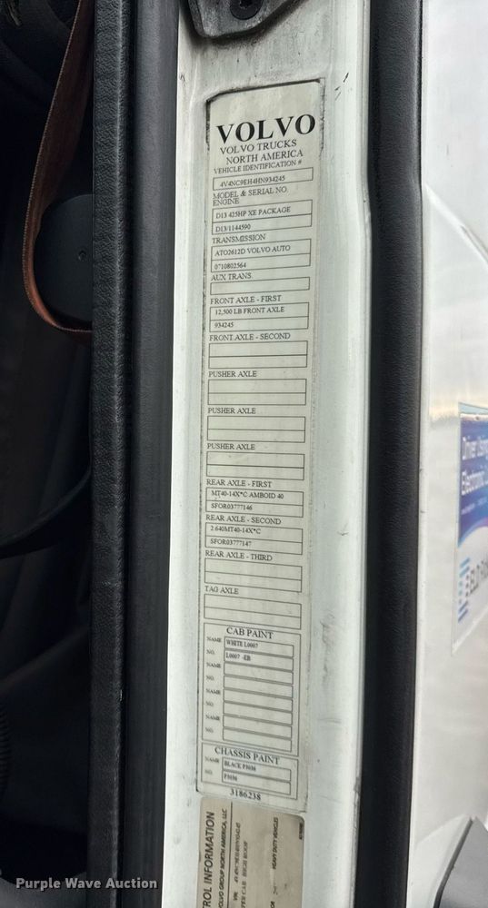image for item DU3440 2017 Volvo VN semi truck