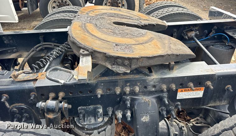 image for item DU3467 2018 Freightliner Cascadia semi truck