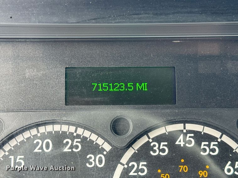 image for item DU3467 2018 Freightliner Cascadia semi truck