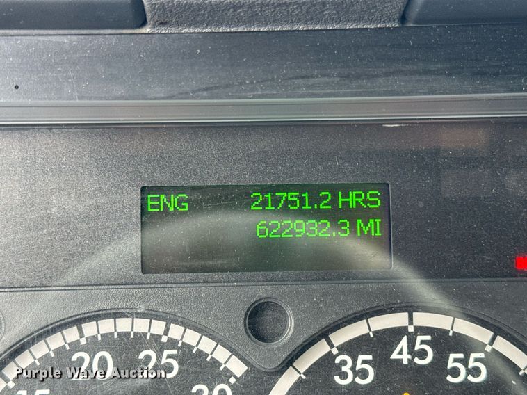 image for item DU3467 2018 Freightliner Cascadia semi truck