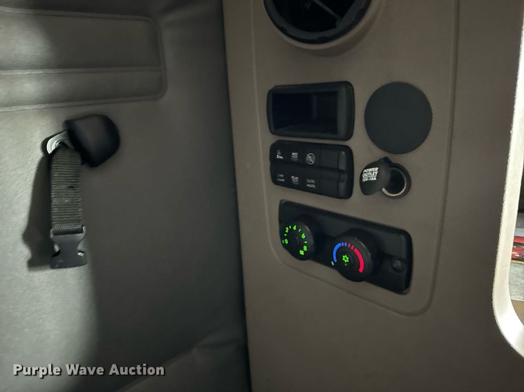 image for item DU3467 2018 Freightliner Cascadia semi truck