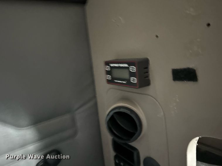 image for item DU3467 2018 Freightliner Cascadia semi truck