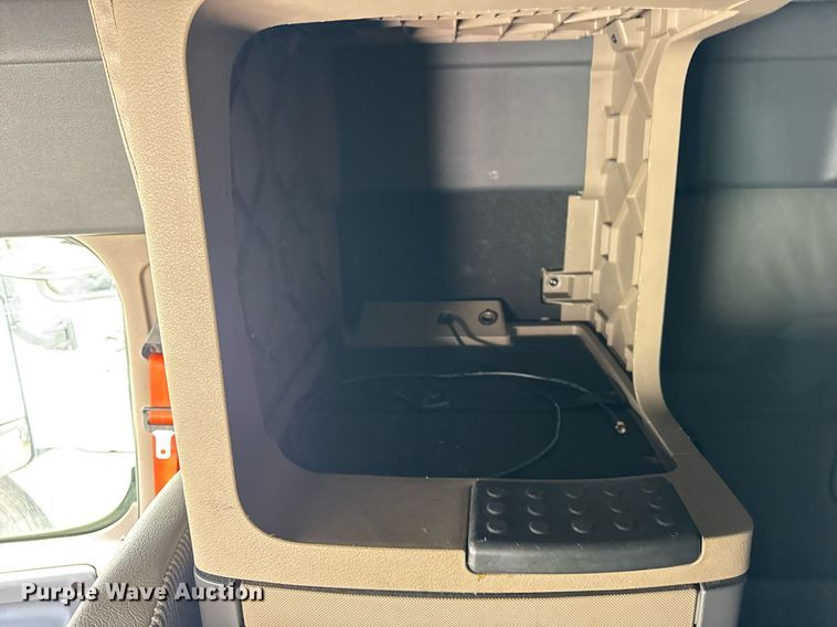 image for item DU3467 2018 Freightliner Cascadia semi truck