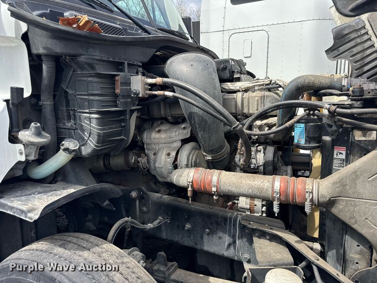 image for item DU3467 2018 Freightliner Cascadia semi truck