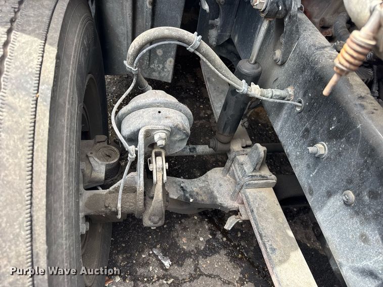 image for item DU3467 2018 Freightliner Cascadia semi truck