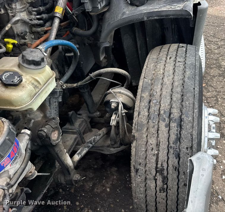 image for item DU3467 2018 Freightliner Cascadia semi truck