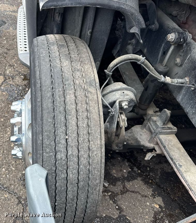 image for item DU3467 2018 Freightliner Cascadia semi truck