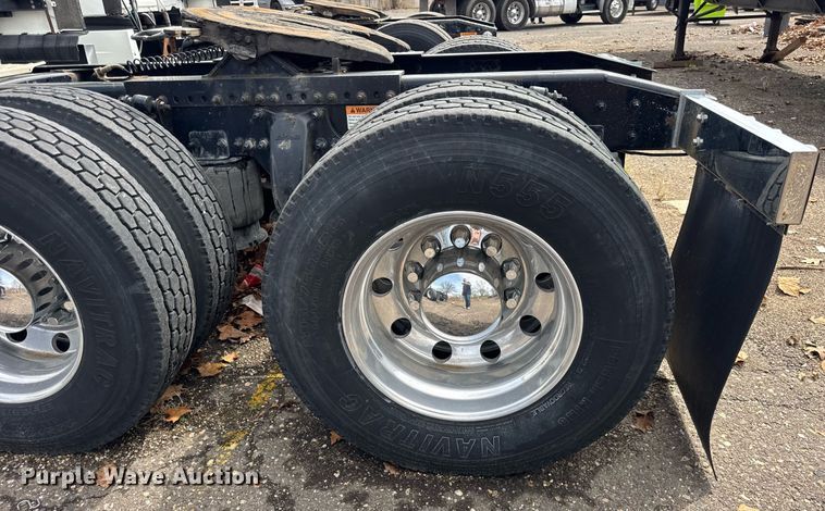 image for item DU3467 2018 Freightliner Cascadia semi truck