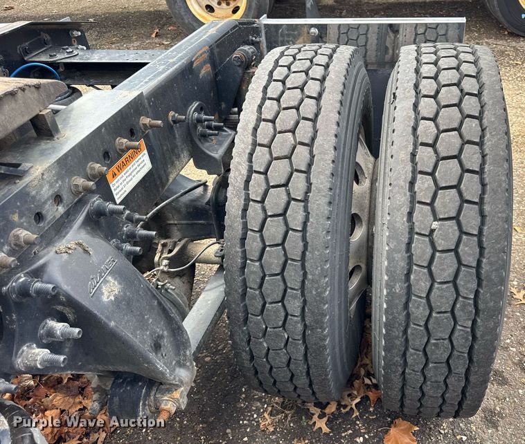 image for item DU3467 2018 Freightliner Cascadia semi truck