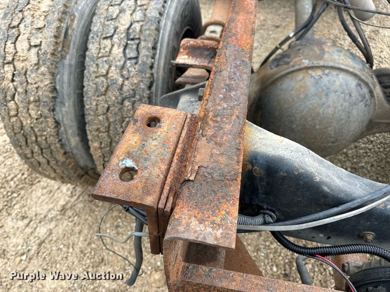 image for item DV1884 1994 Ford L9000 truck cab and chassis