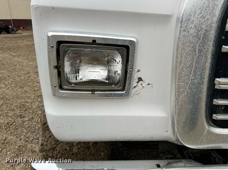 image for item DV1884 1994 Ford L9000 truck cab and chassis
