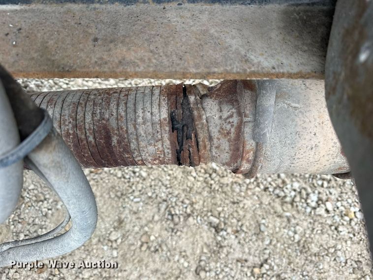 image for item DV1884 1994 Ford L9000 truck cab and chassis