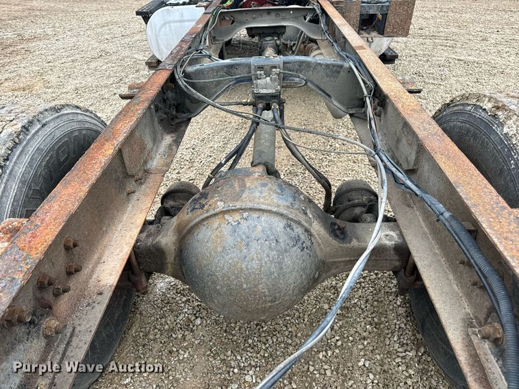 image for item DV1884 1994 Ford L9000 truck cab and chassis