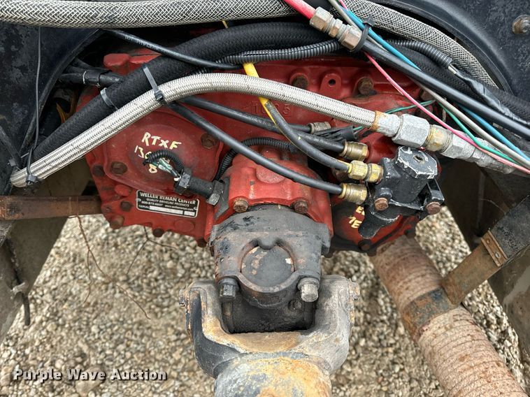 image for item DV1884 1994 Ford L9000 truck cab and chassis