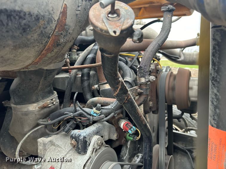 image for item DV1884 1994 Ford L9000 truck cab and chassis