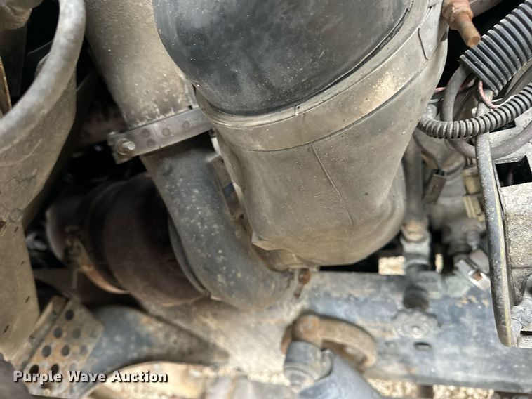 image for item DV1884 1994 Ford L9000 truck cab and chassis