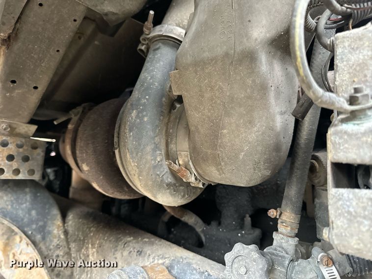 image for item DV1884 1994 Ford L9000 truck cab and chassis