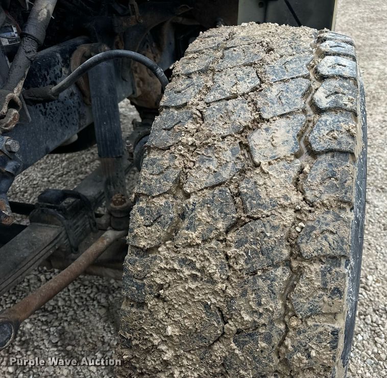 image for item DV1884 1994 Ford L9000 truck cab and chassis