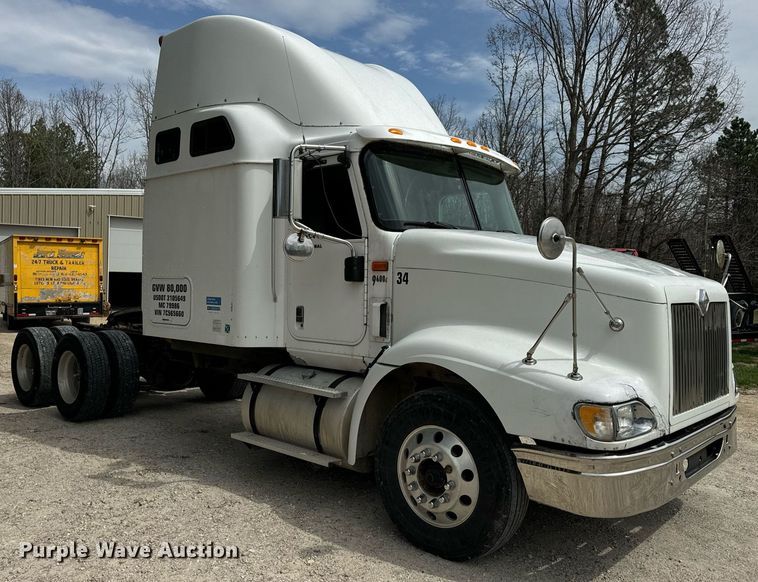 image for item DV1900 2007 International 9400i semi truck