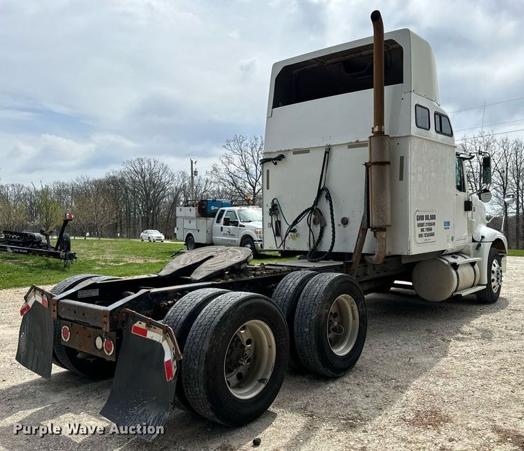 image for item DV1900 2007 International 9400i semi truck