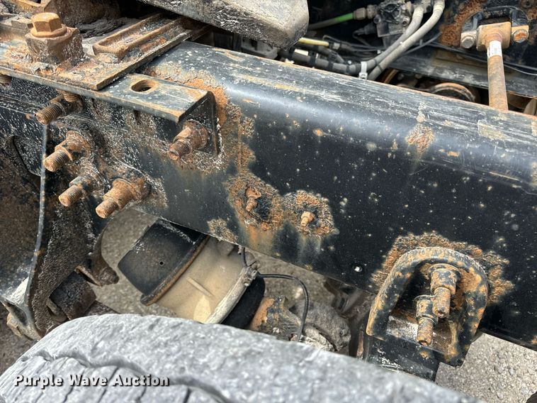 image for item DV1900 2007 International 9400i semi truck