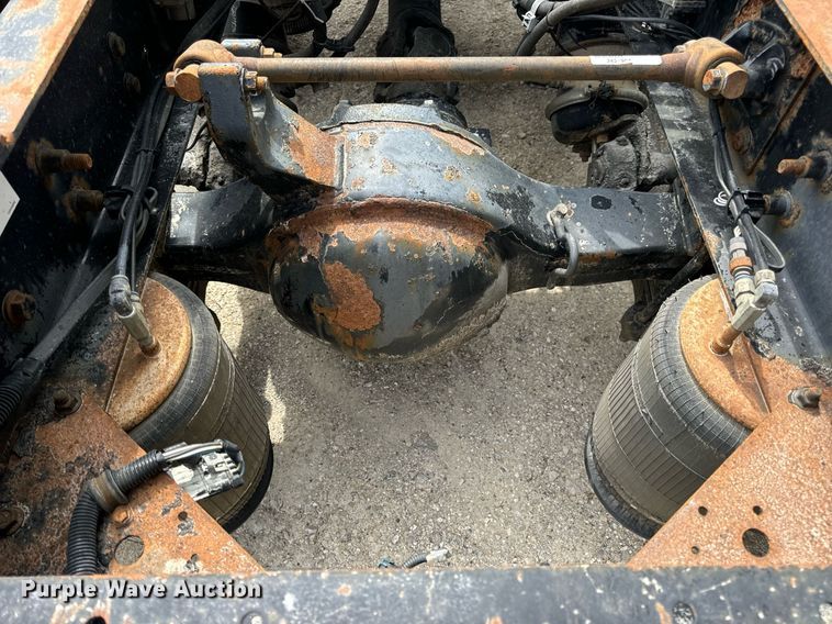 image for item DV1900 2007 International 9400i semi truck