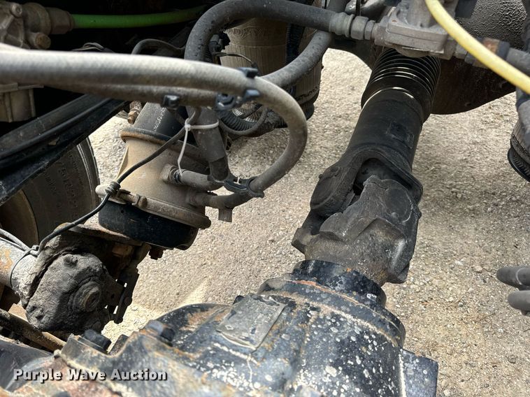 image for item DV1900 2007 International 9400i semi truck