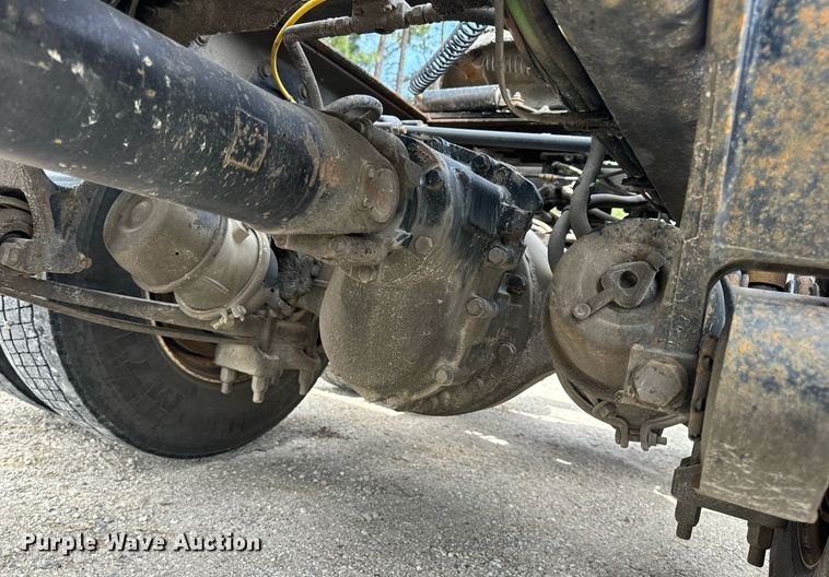 image for item DV1900 2007 International 9400i semi truck