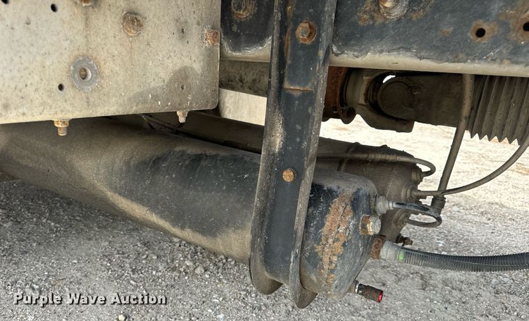 image for item DV1900 2007 International 9400i semi truck