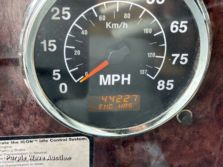 image for item DV1900 2007 International 9400i semi truck