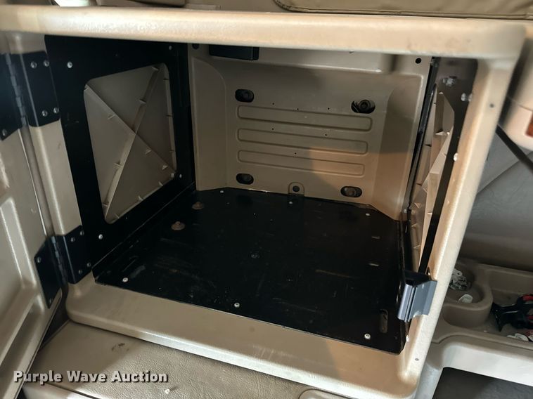 image for item DV1900 2007 International 9400i semi truck