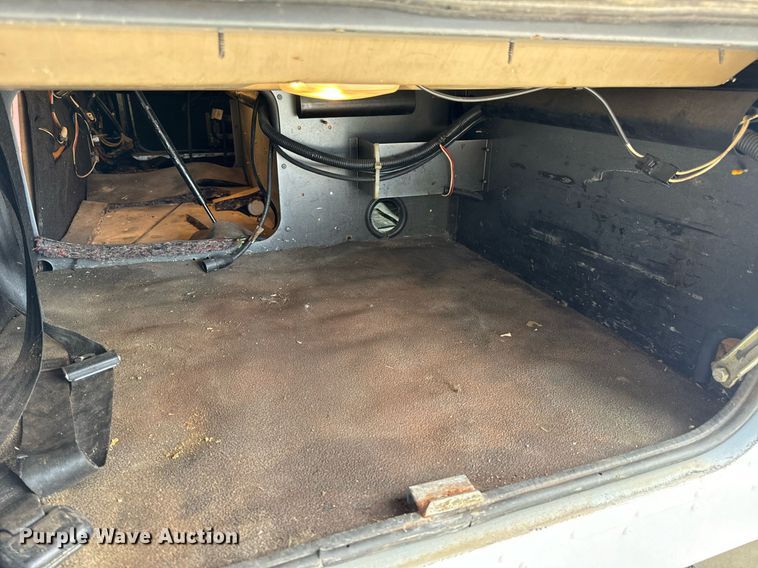 image for item DV1900 2007 International 9400i semi truck