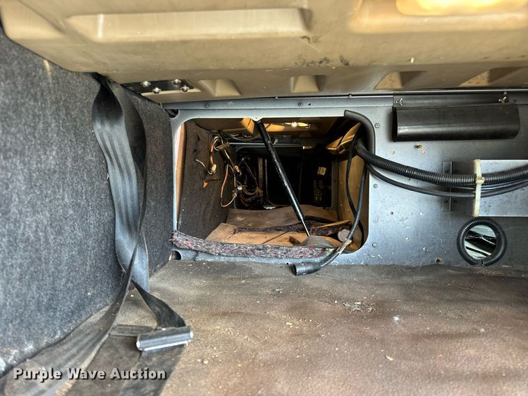 image for item DV1900 2007 International 9400i semi truck