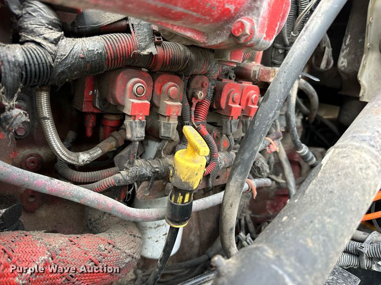 image for item DV1900 2007 International 9400i semi truck