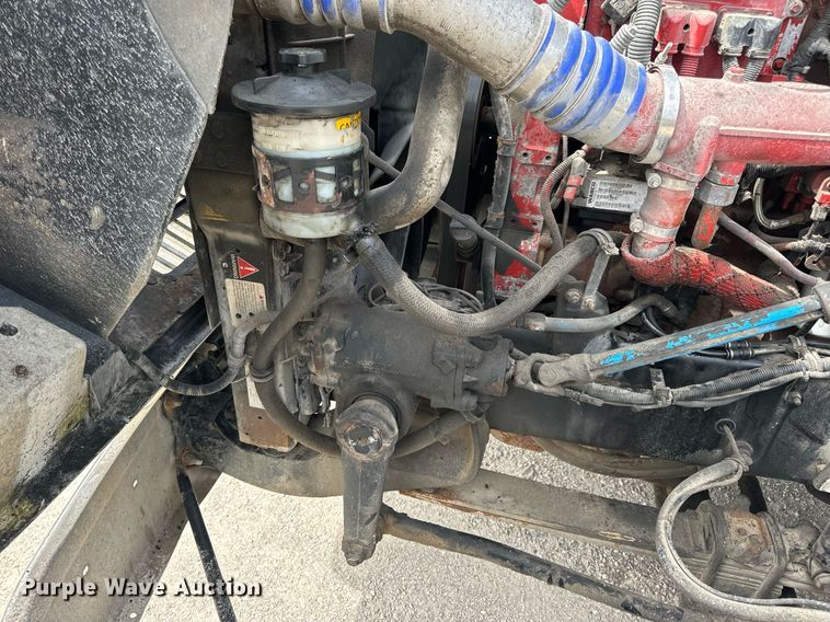 image for item DV1900 2007 International 9400i semi truck